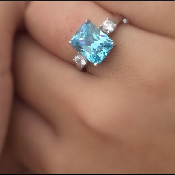 Camila & Katie Jewelry - 💥 S.Silver Aquamarine Crystal Ring